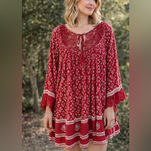 Free People Dresses & Skirts - Free People boho mini red floral tunic dress with lace inserts and underlining